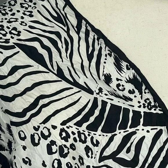Oscar De La Renta Vintage Silk Scarf Animal print zebra leopard black white - Picture 8 of 10